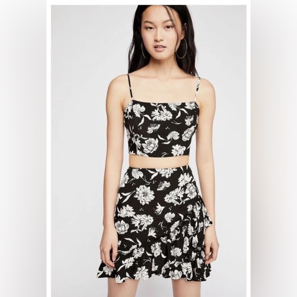 Free People Boho Feminine Ruffle Mini Skirt Black White Floral Coquette Summer - Picture 3 of 10